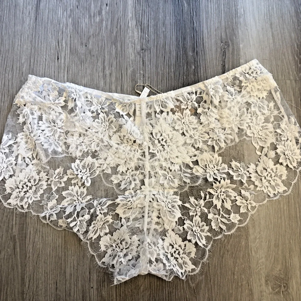 Skims Lace Cami And Short Set, Snow, Large - Picture 5 of 7
